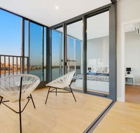 Brand New 3 Bedrooms Apt with Waterfront View - Tourism Cairns