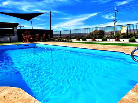 Crestview Tourist Park - Tourism Cairns 24