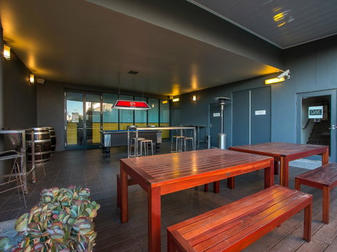 Alpha Hotel Eastern Creek - Tourism Cairns 19