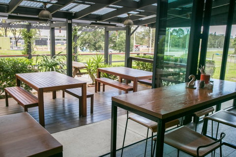 Alpha Hotel Eastern Creek - Tourism Cairns 8