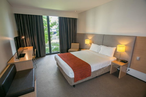 Alpha Hotel Eastern Creek - Tourism Cairns 32