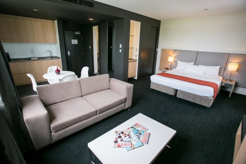 Alpha Hotel Eastern Creek - Tourism Cairns 15