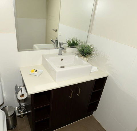 Yarrawonga Waterfront Apartments - Tourism Cairns 6