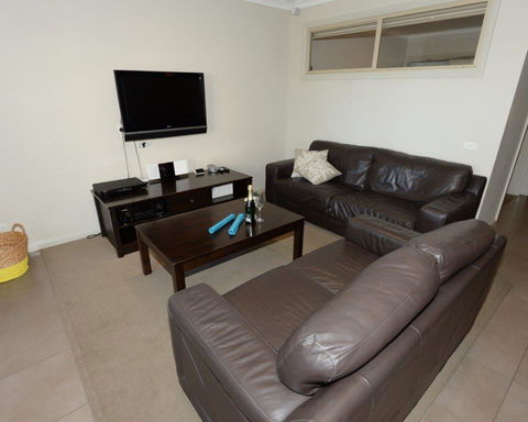 Yarrawonga Waterfront Apartments - Tourism Cairns 4