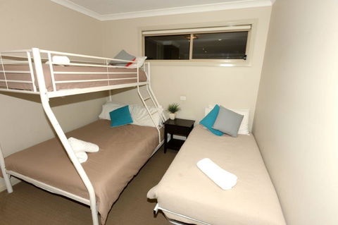 Yarrawonga Waterfront Apartments - Tourism Cairns 9