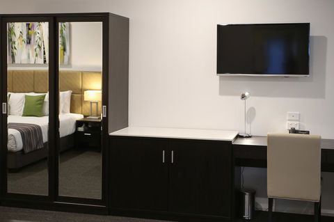Best Western Plus Bolton On The Park - Tourism Cairns 13