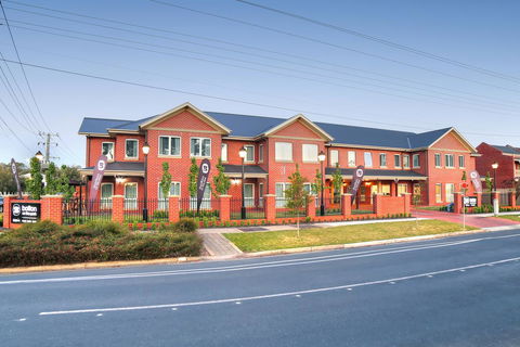 Best Western Plus Bolton On The Park - Tourism Cairns 0