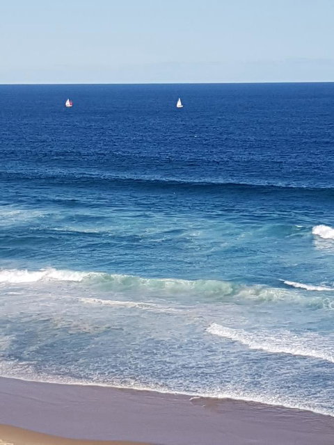 Arena Luxury Beachfront Apartment - Tourism Cairns 21