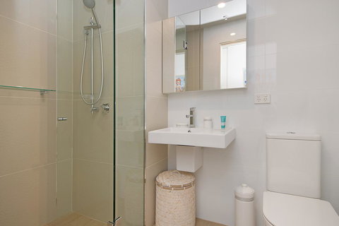 Arena Luxury Beachfront Apartment - Tourism Cairns 42