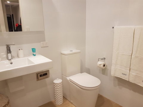 Arena Luxury Beachfront Apartment - Tourism Cairns 30