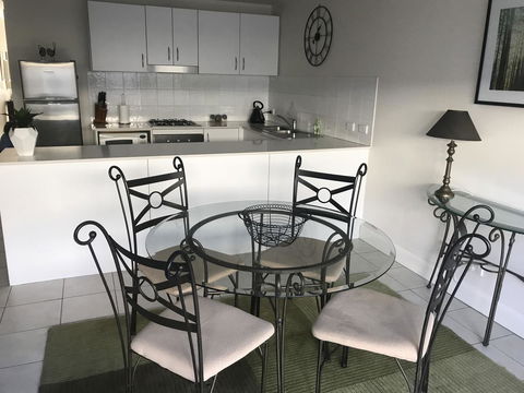 Travers Street Apartment - Tourism Cairns 4