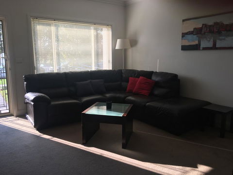 Travers Street Apartment - Tourism Cairns 8