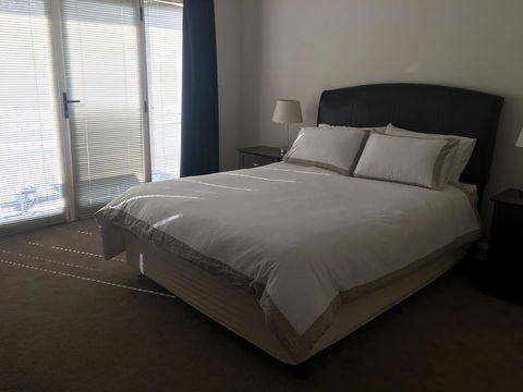 Travers Street Apartment - Tourism Cairns 2