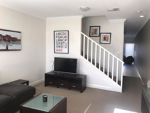Travers Street Apartment - Tourism Cairns 6