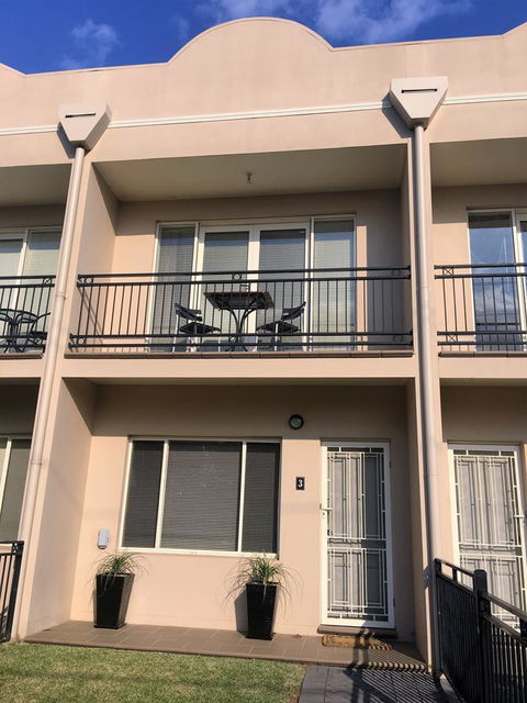 Travers Street Apartment - Tourism Cairns 0