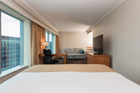 Crowne Plaza Sydney Airport, An IHG Hotel - Tourism Cairns 18