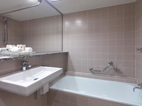 Crowne Plaza Sydney Airport, An IHG Hotel - Tourism Cairns 22