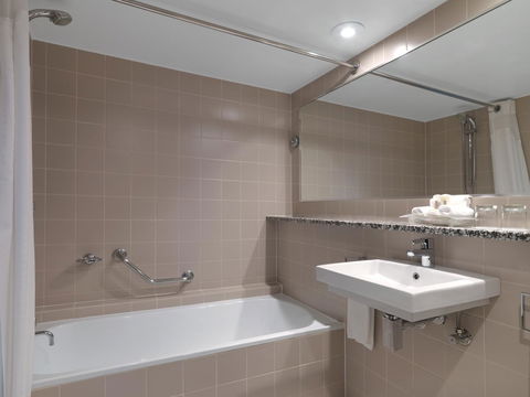 Crowne Plaza Sydney Airport, An IHG Hotel - Tourism Cairns 26