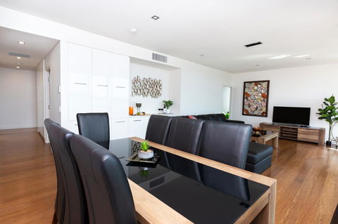 The Penthouse - Tourism Cairns 8