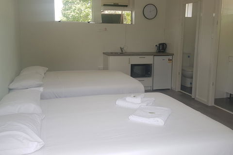 Appin Village Motel - Tourism Cairns 20