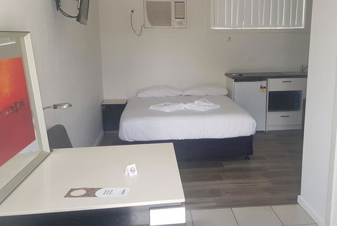 Appin Village Motel - Tourism Cairns 13
