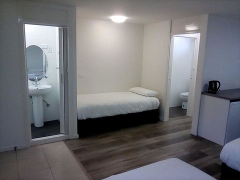 Appin Village Motel - Tourism Cairns 15