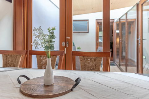 2 Bed House + Loft In Pyrmont - Tourism Cairns 3