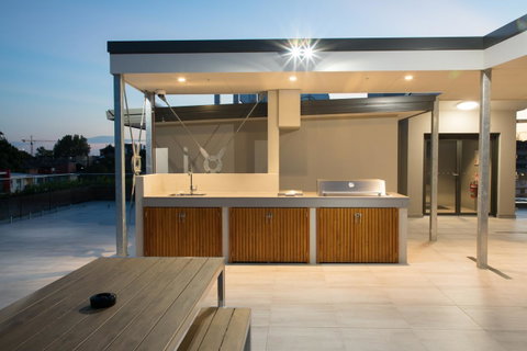 Studio 8 Residences - Adults Only - Tourism Cairns 10