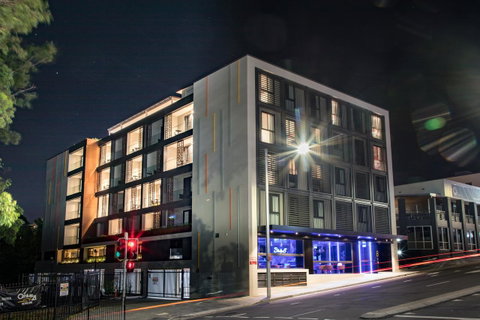 Studio 8 Residences - Adults Only - Tourism Cairns 0
