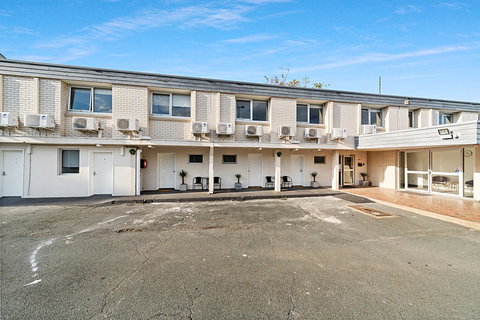 Carlton Suites - Tourism Cairns 25