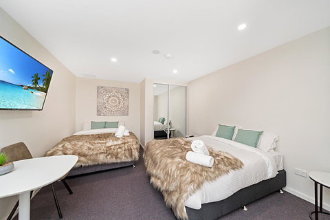Carlton Suites - Tourism Cairns 4