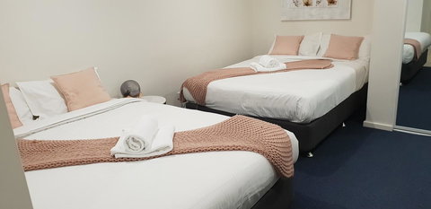 Carlton Suites - Tourism Cairns 12