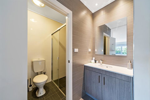 Carlton Suites - Tourism Cairns 3