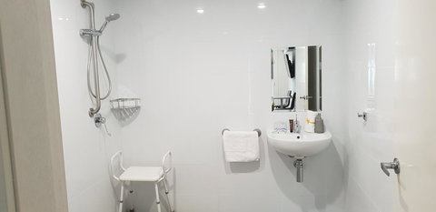 Carlton Suites - Tourism Cairns 21