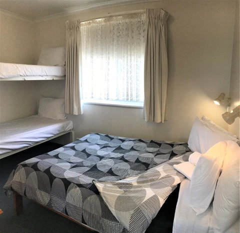 Kon Tiki Apartments - Tourism Cairns 6