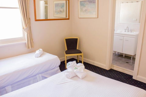 Gardners Inn Hotel - Tourism Cairns 4