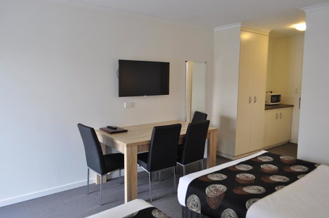 Albury Burvale Motor Inn - Tourism Cairns 1