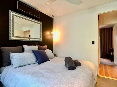 3 Storey Home Close Walk To Fox Studios SCG & City - Tourism Cairns 20