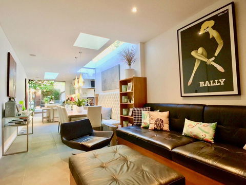 3 Storey Home Close Walk To Fox Studios SCG & City - Tourism Cairns 12