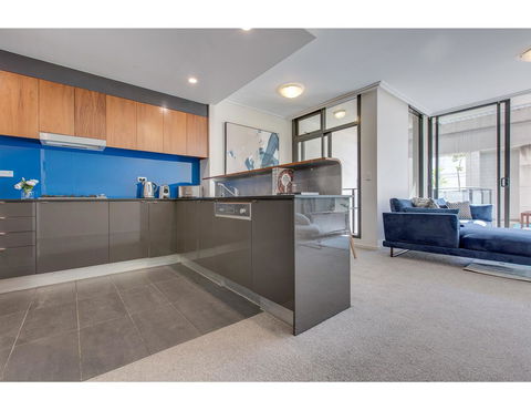 Walk To The Convention Centre, Casino, City - Tourism Cairns 14