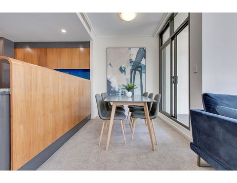 Walk To The Convention Centre, Casino, City - Tourism Cairns 3