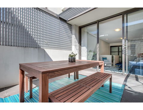 Walk To The Convention Centre, Casino, City - Tourism Cairns 10