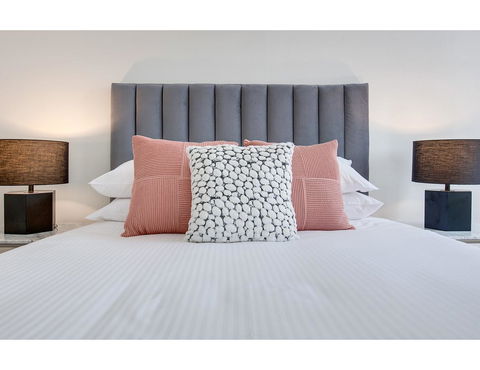 Walk To The Convention Centre, Casino, City - Tourism Cairns 25