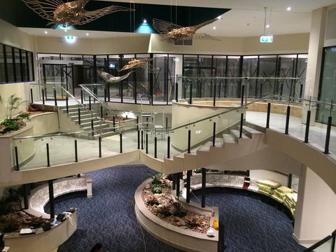 Nomikis\'On The Avenue - Tourism Cairns 11