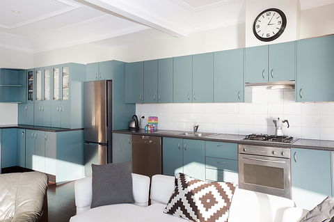 Art Deco Apartment With Breathtaking Water Views - Tourism Cairns 4