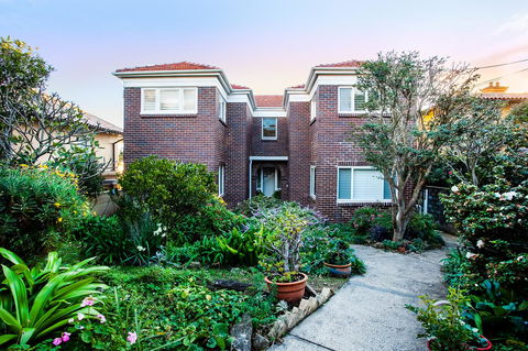 Art Deco Apartment With Breathtaking Water Views - Tourism Cairns 13