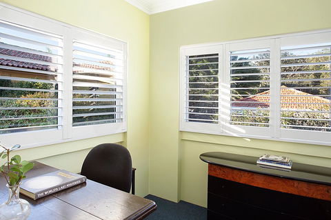 Art Deco Apartment With Breathtaking Water Views - Tourism Cairns 8