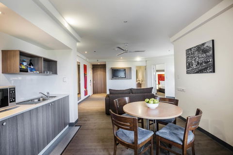 Novotel Darwin CBD - Tourism Cairns 7