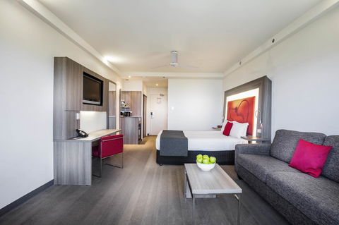 Novotel Darwin CBD - Tourism Cairns 9