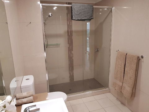 Darwin-Ocean Views, Tropical Getaway, Pool & Aircon - Tourism Cairns 15
